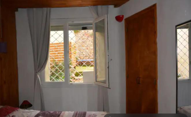 Gite Rue Tranquille Padern Luaran gambar