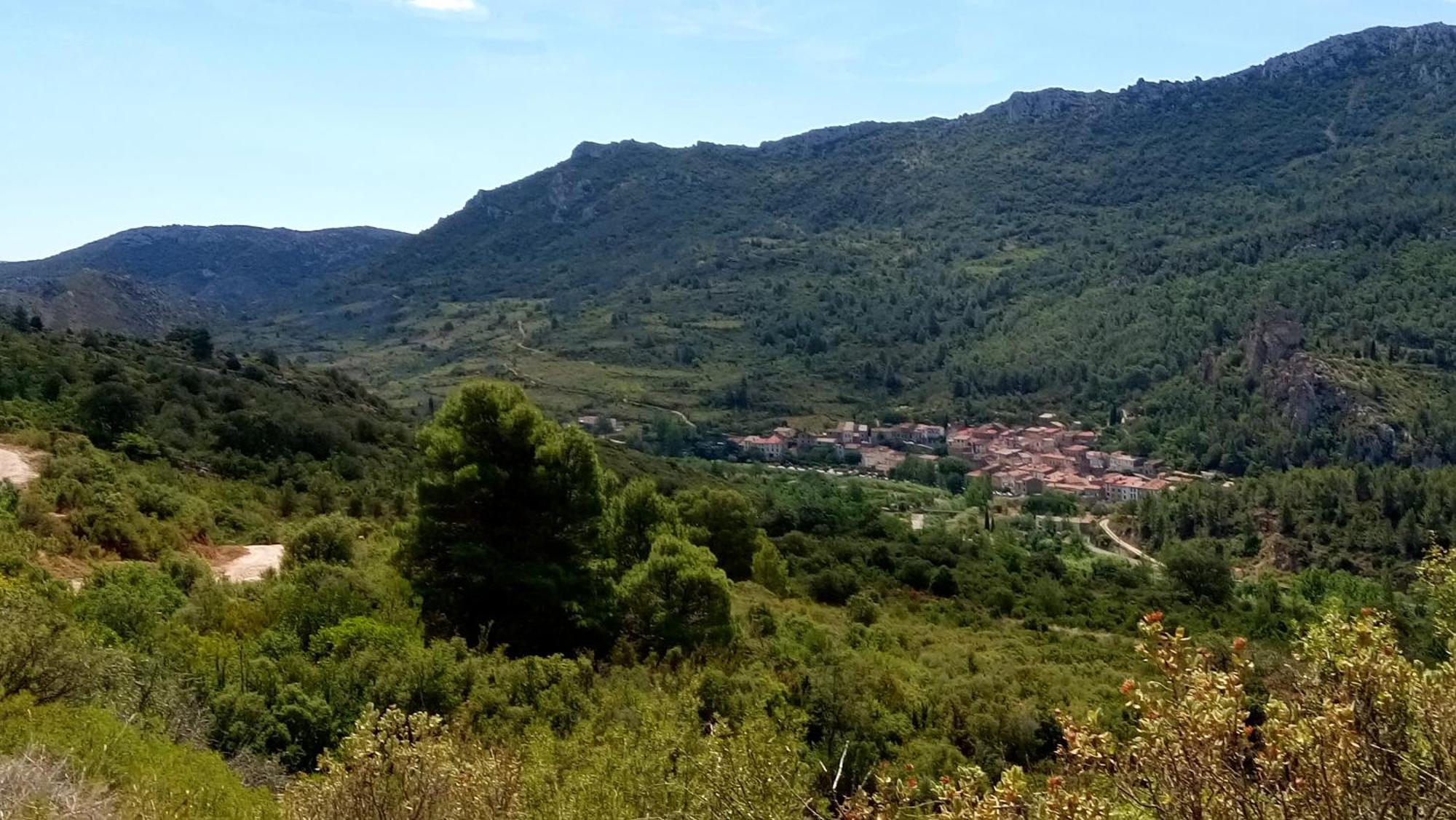 Gite Rue Tranquille Padern Luaran gambar